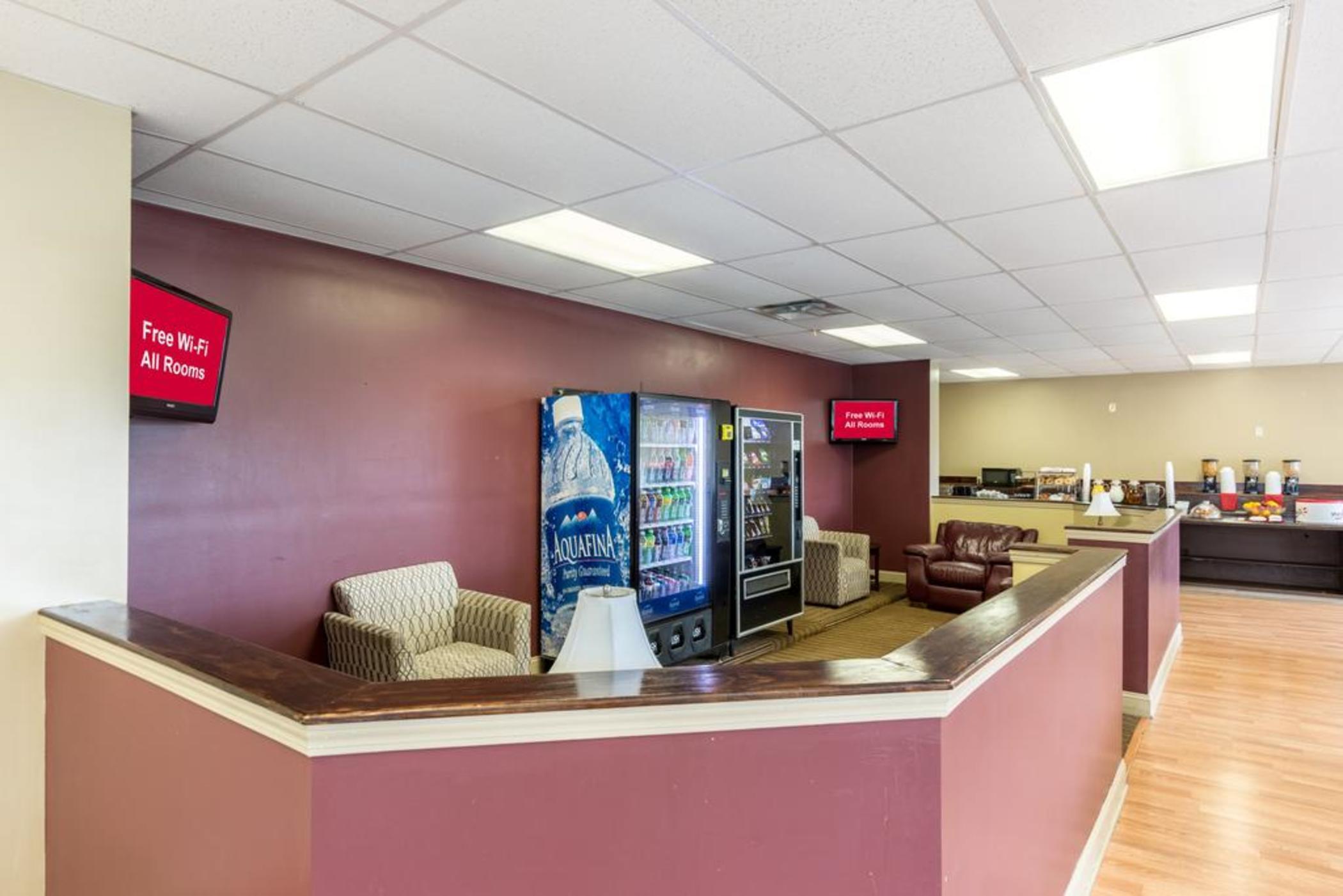 Clarion Inn&Suites Muskegon Heights Exterior foto